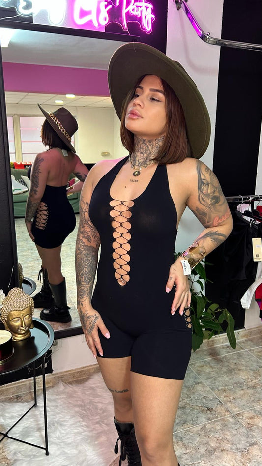 enterizo corto color negro con detalle de corset en el pecho ref. 0036